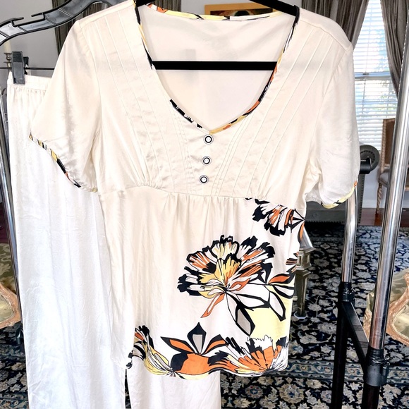 Silk pajamas set size small - Picture 2 of 3